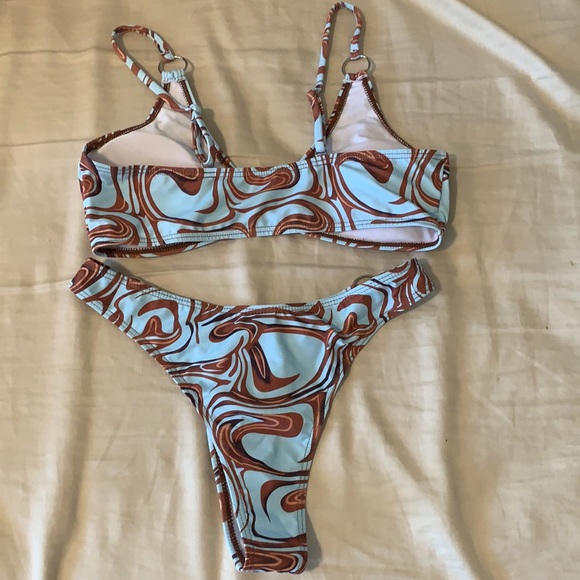 Bathing suit - Picture 2 of 2